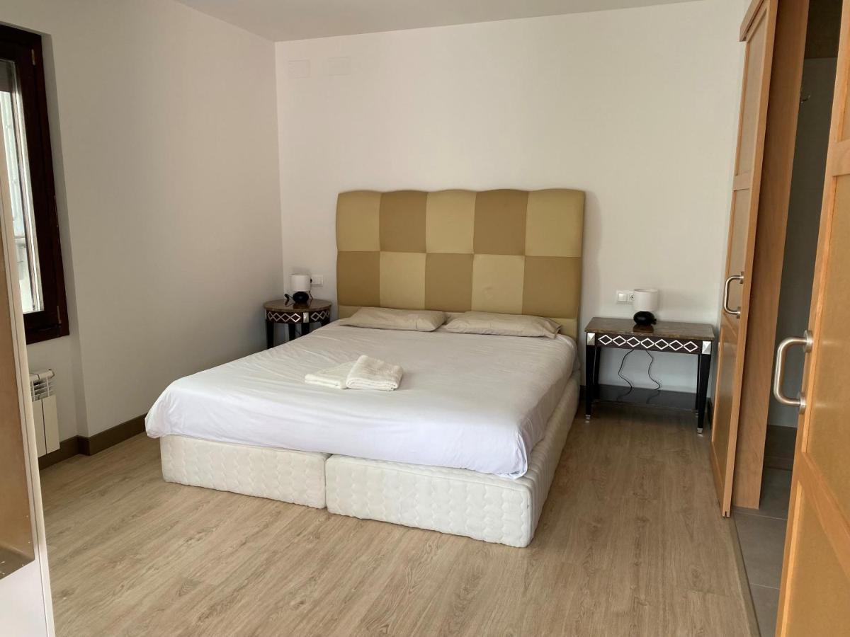 Apartamento Acogedor Sant Joan de les Abadesses Buitenkant foto